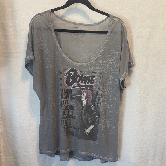 Fifth Sun Tops - David Bowie Fifth Sun Burnout Graphic Tee | 1973 Hammersmith Odeon Vintage Style